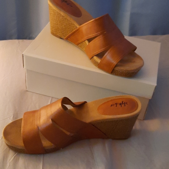Shoes - Picture 1 of 1